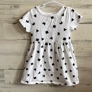 ❤️ PICK 4/$20 Wonder Nation Black and White Geometric Kids Dress